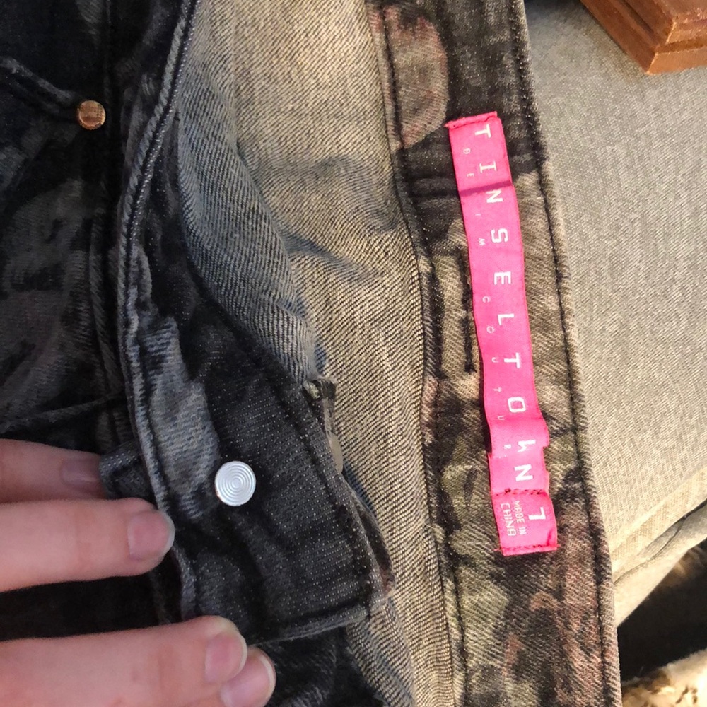 Flower Print High Rise Jean Shorts - Picture 3 of 3